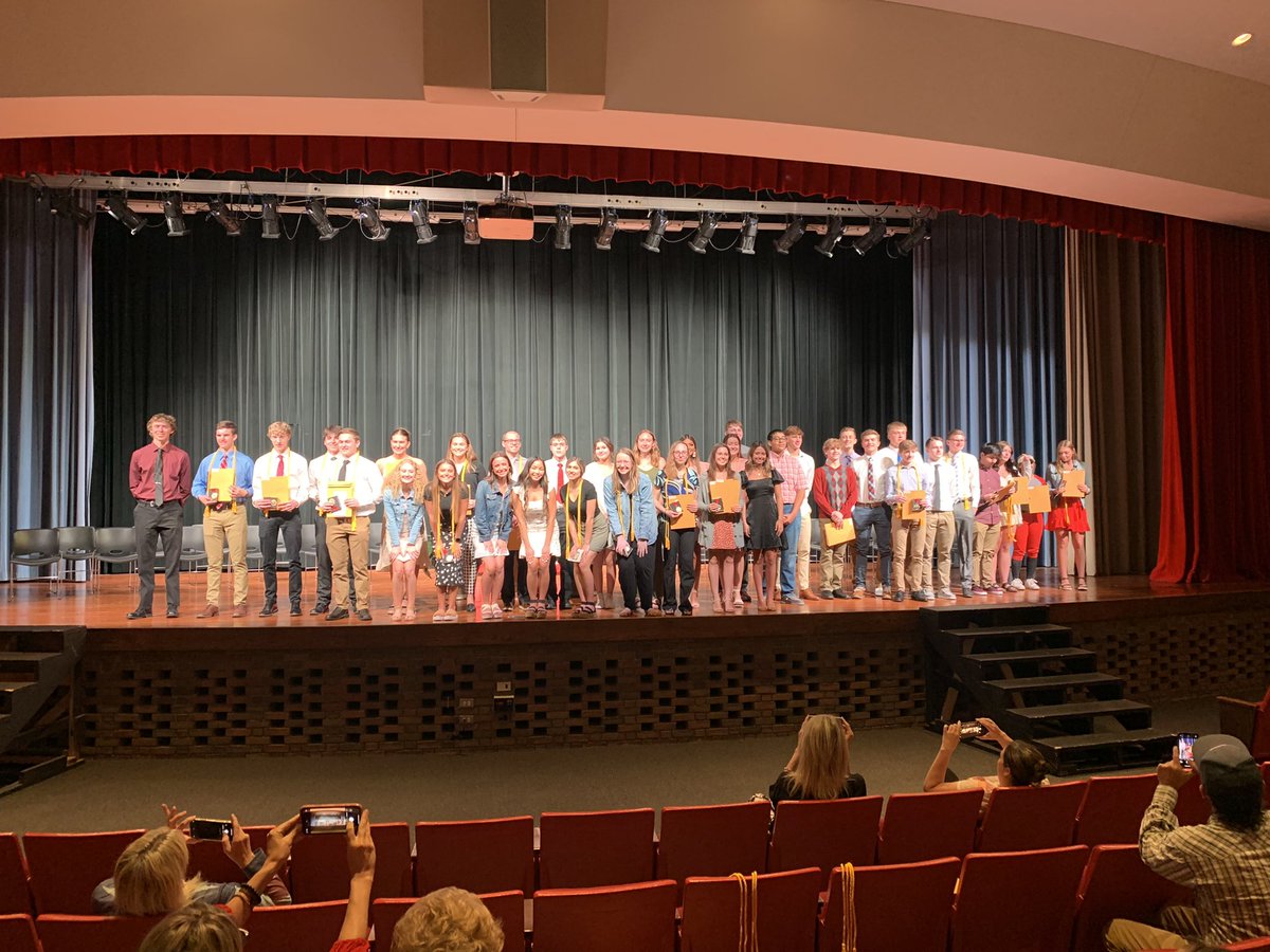 WauseonHigh's tweet photo. Congratulations to all of our local scholarship and award winners at tonight‘s Senior Scholarship and Awards Program! #WauseonPride https://t.co/cU8aX8kXal