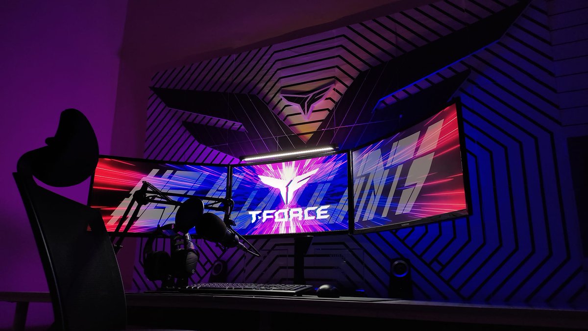 Yudho_Sp's tweet photo. This time I want to show off my newest DIY Setup for the contest from @teamgroupinc  #buildnolimits
This setup is called:
THE FREEDOM T-FORCE WINGS. This setup has inspiration from T-Force Logo and I'm built like a Wings. https://t.co/7qD0LOpFkM