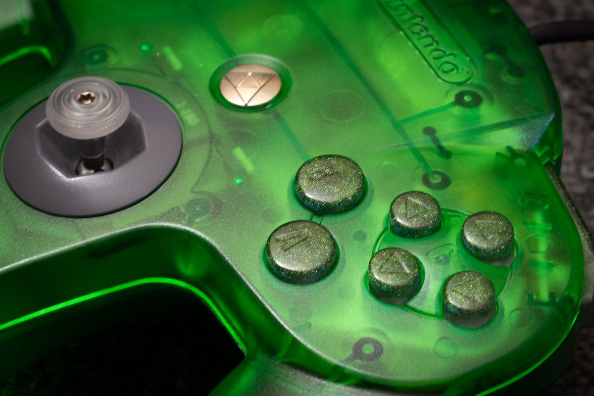 gamrjerome's tweet photo. Finally added some buttons made by @RockerGameMod to my jungle #steelsticks64 controller. Got them from @ReTechMN. Also picked up ReTech's new #ReStick with optioned titanium joystick.
Played with it for about an hour and so far it's pretty solid. https://t.co/4aNUMKVv3y