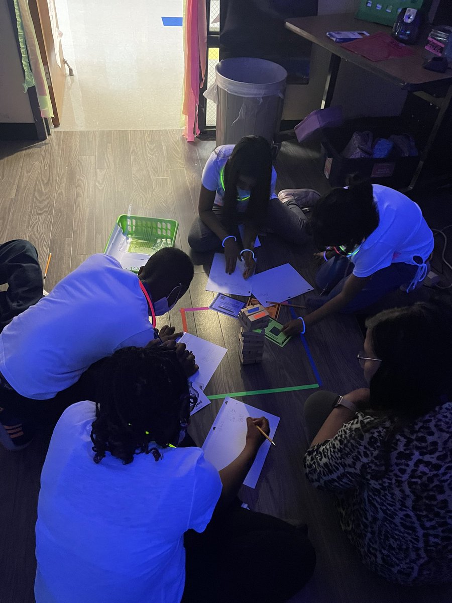 Meaghayes20's tweet photo. Reviewed and ready to GLOW what we know on the STAAR test tomorrow ✨ https://t.co/4vzEXfEU98