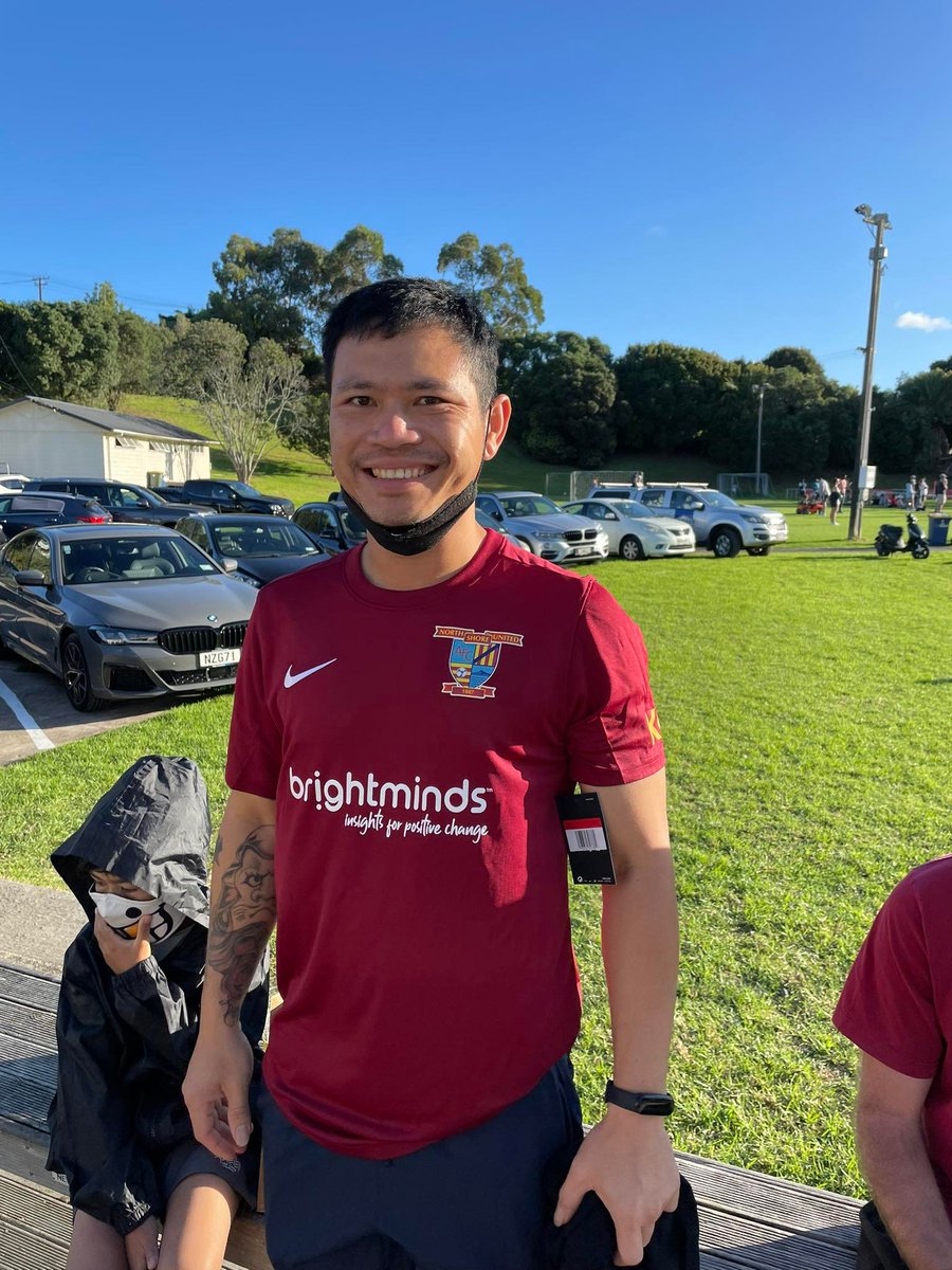 EasyPCNZ's tweet photo. This weekend marked the official launch of the North Shore United 95s team's brand new football kit sponsored by Easy PC and Bright Minds. Big thanks to Donald Horsburgh for organising it all. Looking sharp lads! https://t.co/Iy7N5oXkqD
