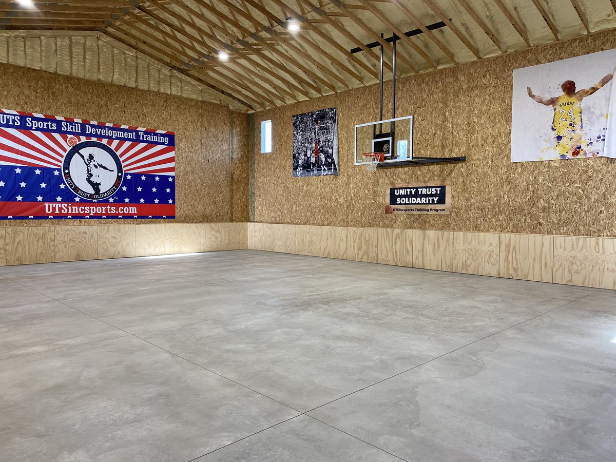 TheCEO_UTS's tweet photo. WELCOME to The NEW @UTS_INC_Sports Headquarters 🏛
•
#ChangingTheGame #TheHeadquarters #NewLocation #HomeOfTheOFFERS #UTSElite #UTSLadyElite #Training #TravelBasketball #UTSPrep #NIL #Marketing #Agency #OutTheMUD https://t.co/Dq7GLm8tDF