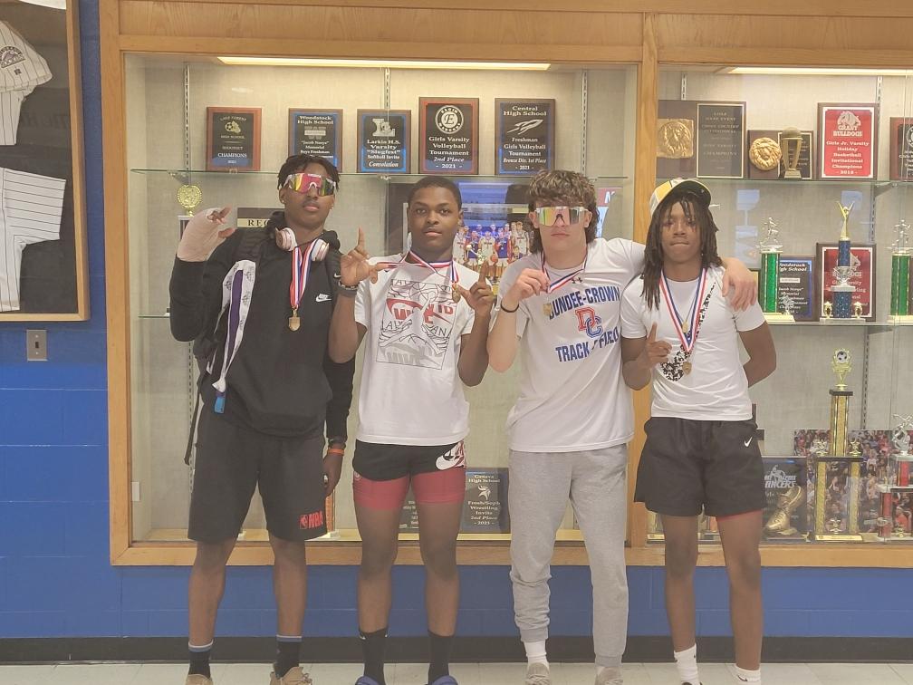 DCHSTRCK's tweet photo. F-S 4 by 1 team of Kali Freeman, Terrion Spencer, Jett Boerger, and Torrion Bell run a 46.40 to become F-S FVC Conference Champs in the 4 by 1. https://t.co/SW07JGllTd