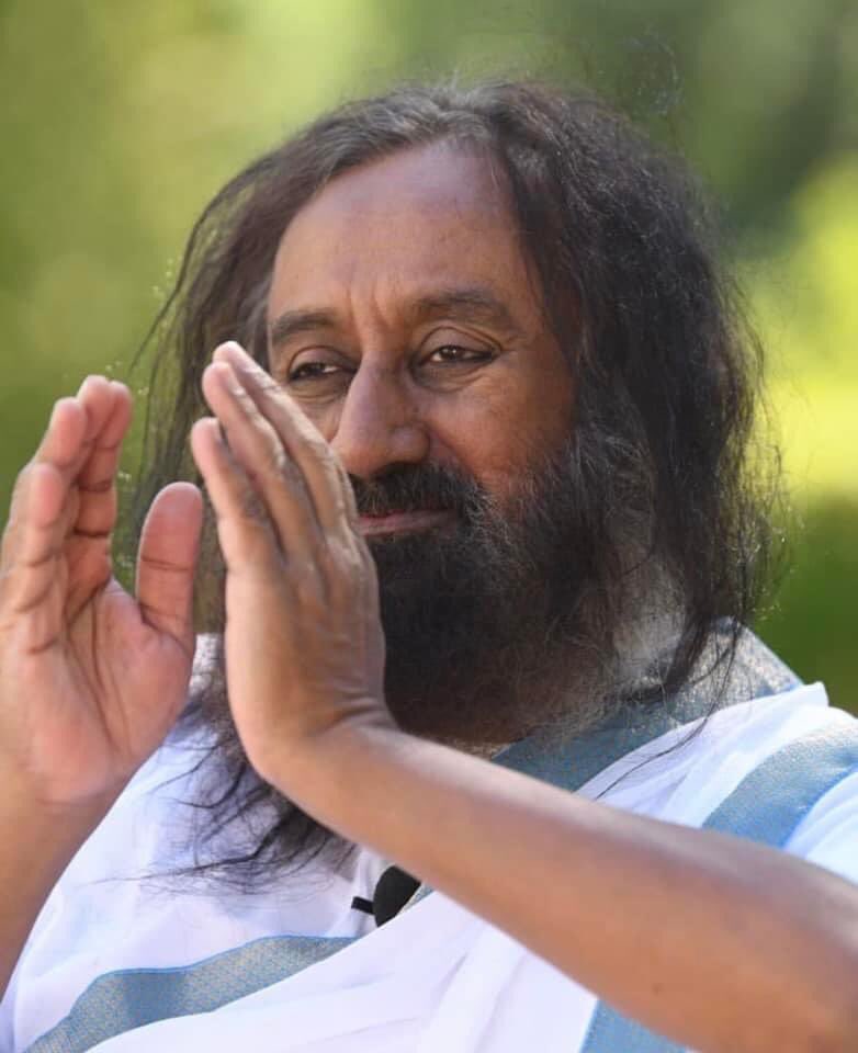 JGDSwamiji's tweet photo. The signs of good health are an intellect which is free from inhibition and arrogance, a heart which is full of compassion is healthy, a confusion-free mind, a trauma-free memory and a sorrow-free soul. @SriSri ji🌹🌹 https://t.co/y7gnVHkB8c