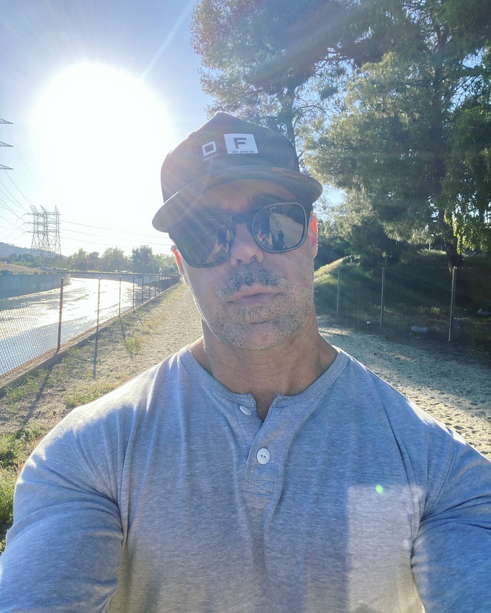 cdgowen's tweet photo. Get direct sun exposure several times a week to maintain your Vitamin D levels - Vitamin D is essential for your physical &amp; mental health. Low levels can lead to depression - I can definitely tell my mind gets sideways when I skimp on my ☀️ Fellowship - Stay Up - #sunshine https://t.co/YfphBh71qu