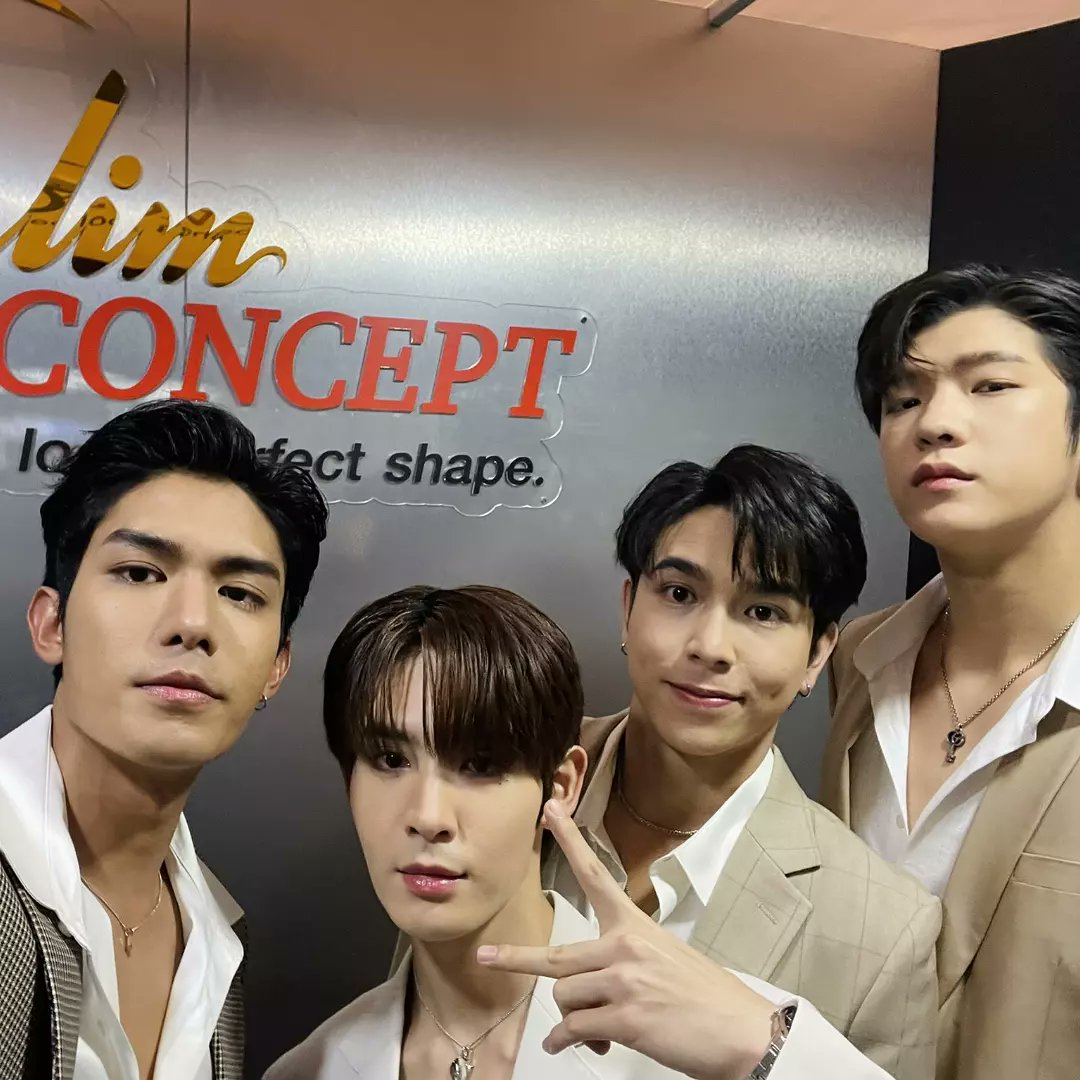 GEMSofJames's tweet photo. All the best to team Middle Man's love! Hope the shooting and post production process goes on smoothly!!
@Jamessu_w I am cheering for you!!! @netsiraphop all the best!!
MDLBF Series Q1
#ตอกบัตรพี่เจตอนลQ1
#JamesSu #NetJames #gemsofjames @middleloveth https://t.co/yGh7O0ESt1