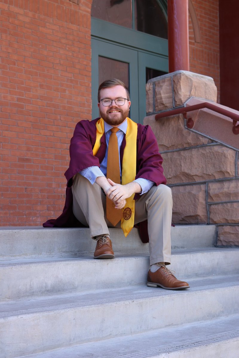 4VRADVL's tweet image. Proud of our #ASUGrad Parker PJ, who is the 9th ASU graduate in our family! Way to go Parker! We’re all so very proud of you and excited for the future ahead of you! #Cronkite #SportsJournalism #SummaCumLaude #DieHardDevil #ForksUp #ASU #GoDevils