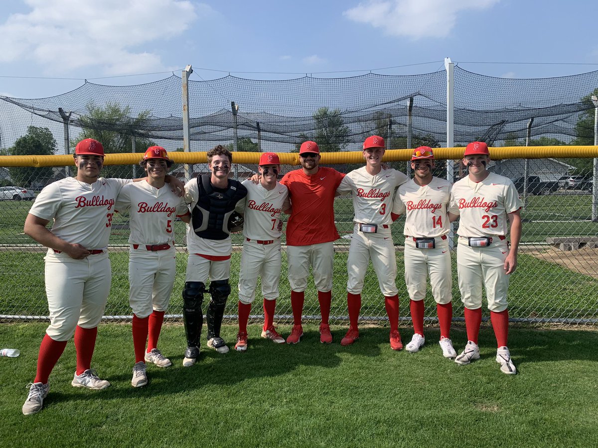 carlbaseball's tweet photo. These seniors have been a joy to coach and see grow! Excited to see what the future holds for these young men! https://t.co/8i9iWYj7qp
