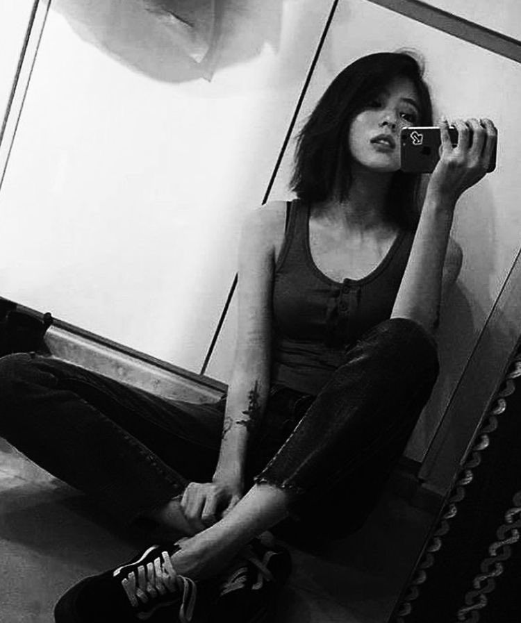 xansoxee's tweet photo. The ultimate girl crush https://t.co/gLBmrm3Lkt