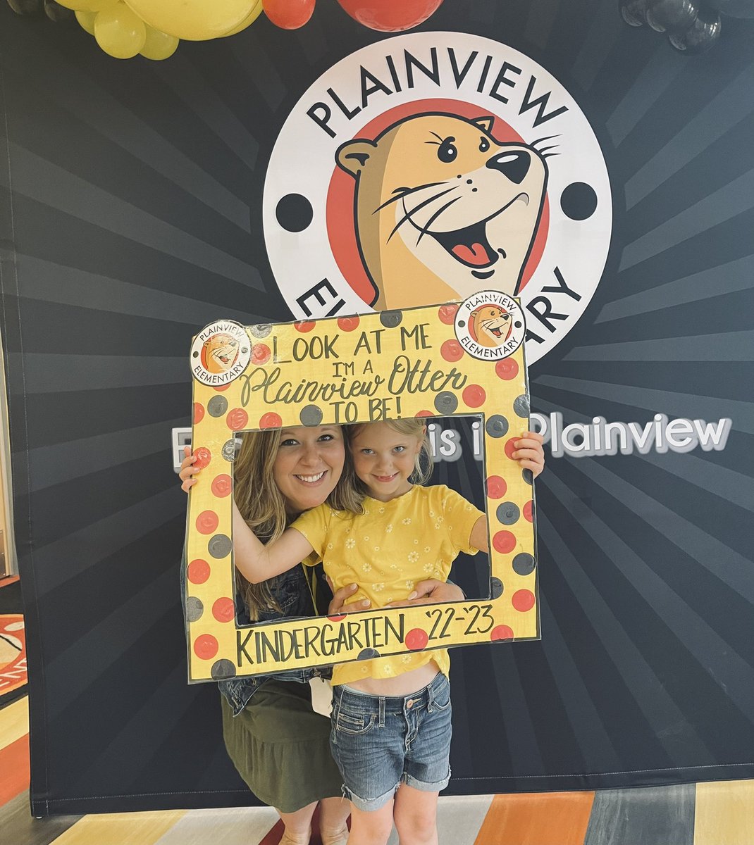 hollfrazier's tweet photo. Kindergarten here she comes! I cannot wait to see all the things this smart, sweet girl accomplishes 🦦 #OtterlyAwesome #excellenceisinPlainview https://t.co/rocnBHR4wO