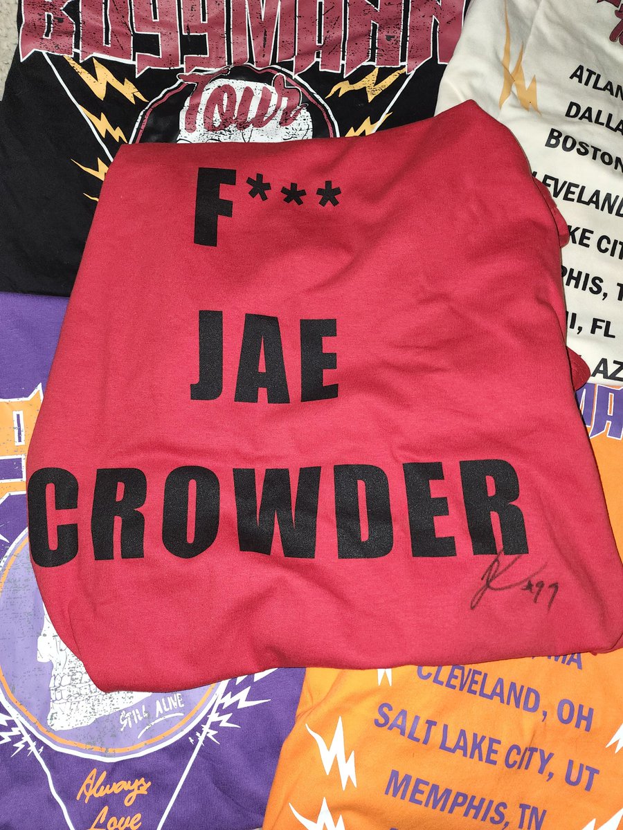 suns_tutu_fan's tweet photo. Those @CJC9BOSS vibes just hit different. π
My favorite part of the F Jae Crowder shirt is those dudes thought they were doing something but I never once heard their names and Jae got to turn their hate into love. WE LOVE YOU BO99MANN!!!! #ItsABo99mannThing https://t.co/UOBrLpKAlH