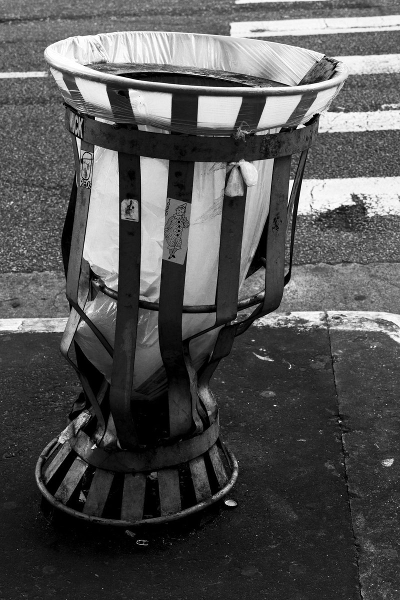flavioedreira's tweet photo. In #saopaulo
Photos @flavioedreira
#brasil #behindbars #striped #nowayout #avenidapaulista #graal #arrow #photography #streetstyle #sorrounded #fear #senses #trapped #brazil #globet #delusion #outside https://t.co/TPzX1PxSzY