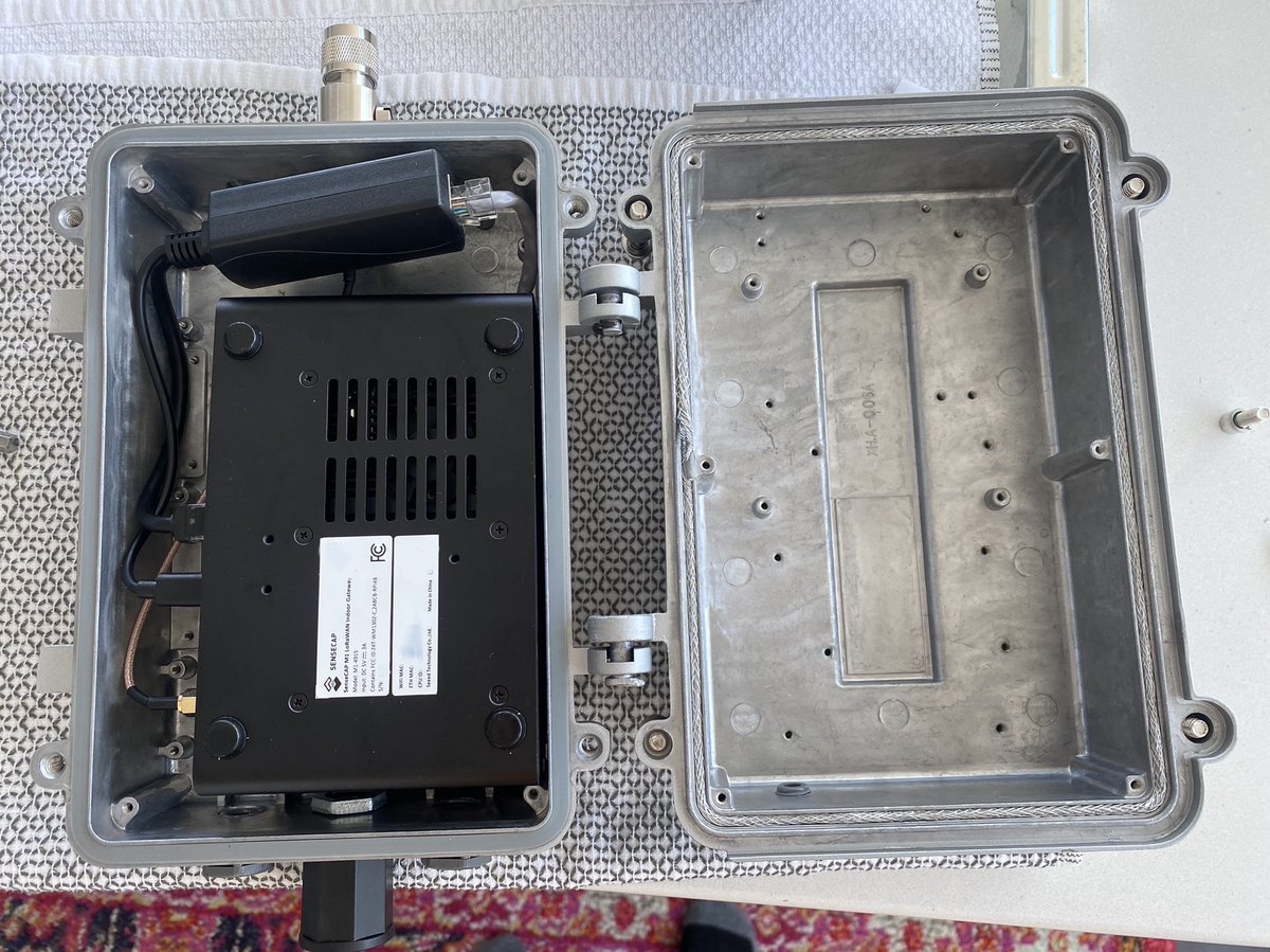 sensecapmx's tweet photo. 📶 #SenseCAP Hotspot Setup Spotlight by @ivanatorhk on Discord 
🎁P.s. We’re running a hotspot setup show-off to #giveaway 2 limited edition SenseCAP M2 Data Only. Join here: https://t.co/XzyX33S9nX #ThePeoplesNetwork https://t.co/czh1iOU0Eb