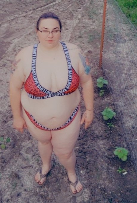 NaughtyOkCouple - 3 pic. New lingerie who wants to help me take it off?? #lingerie #BBW #onlyfans #OnlyFans_Stars_ #onlyfansBBW #hotwife #gardening #chubbywife #onlyfanshotwife #outdoors #countrygirl https://t.co/rvicUjfLaM