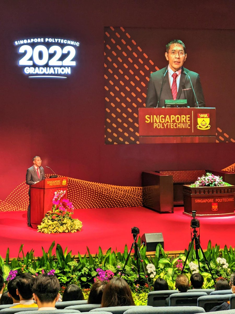SingaporePoly's tweet photo. "As you move on to the next phase of your life, remember the good experience at SP. Continue to have a positive mindset, keep curious and keep learning." - Dr Mohamad Maliki bin Osman congratulating the Class of 2022. #spgrad22 #speye #singaporepoly https://t.co/6Zp0XdJ5Xn