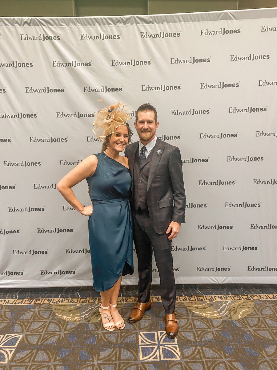 Kayleighgray728's tweet photo. Such a nice night honoring so many @EdwardJones FAs over the weekend and celebrating their accomplishments! It was Kentucky Derby themed &amp; we had such a blast💚 #KentuckyDerby #financialadvisor #edwardjones #Derby https://t.co/KowHO2lpXc