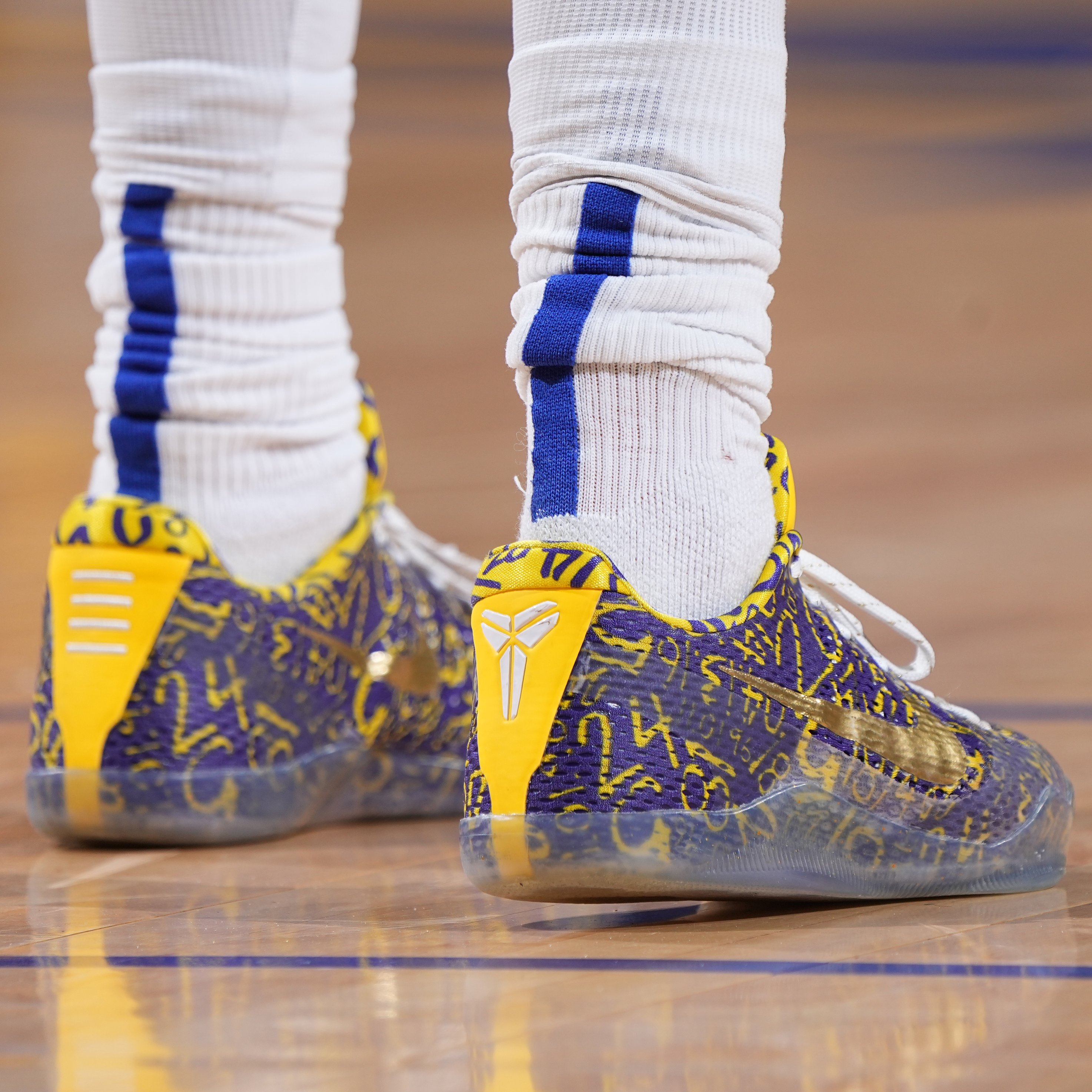 最終価格NIKE KOBE IV POP jordan poole選手サイン付き 最終価格NIKE KOBE IV POP jordan poole選手サイン付き