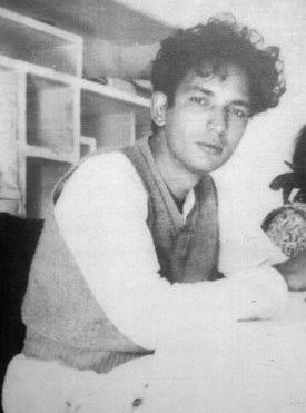 BombayBasanti's tweet photo. Jane Kya Dhundhti Rehti Hai..

A rebel with a cause &amp; poet with flaming words.. Remembering legendary Urdu/Hindi poet/lyricist #KaifiAzmi

With daughter #ShabanaAzmi
wife #ShaukatAzmi #LataMangeshkar #Gulzar 
@AzmiShabana https://t.co/xEtHSZaEZP