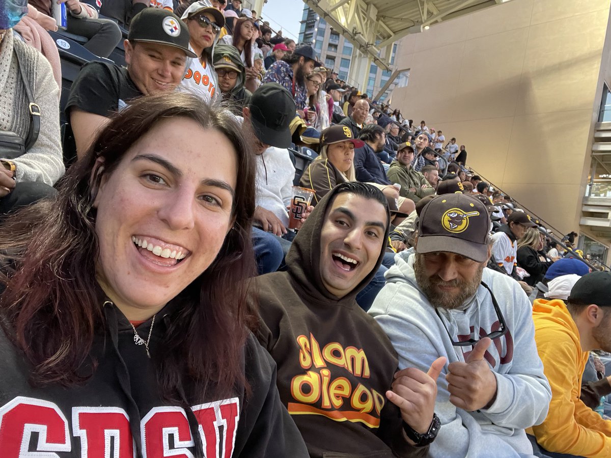 bestfranemilj's tweet photo. Padres friends! #TimeToShine @Padres https://t.co/wEceJt6aOw