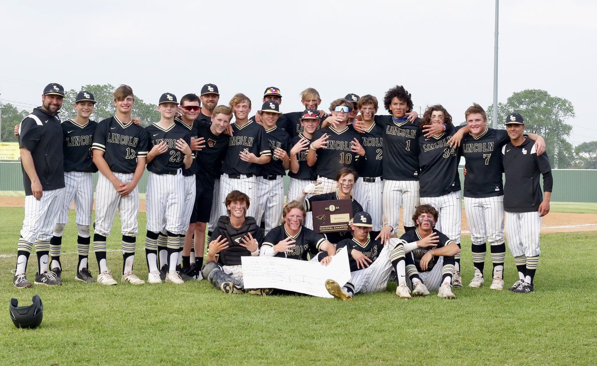 LCStulsa_BB's tweet photo. Regional Champs! https://t.co/u85MMGMrEF