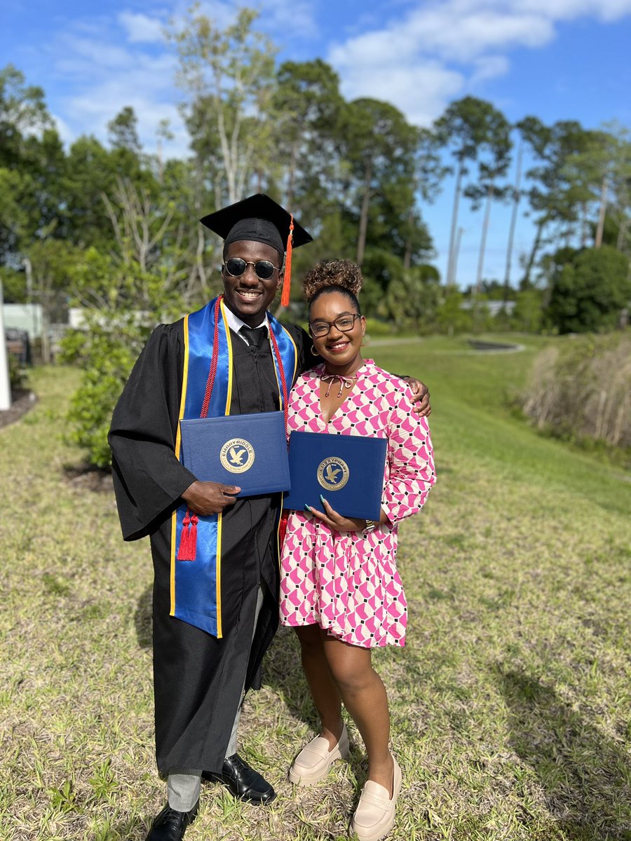 Kae_Bii's tweet image. Look at my fellow Aerospace graduates! 🥹

I very much appreciate them lending me regalia &amp;amp; my matching honor cord for a chance to take my own "graduation" photos, to make up for not having any ❤️😭