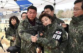 ASPEN_100's tweet photo. 미필들의 행진 https://t.co/lZMYQQebQH