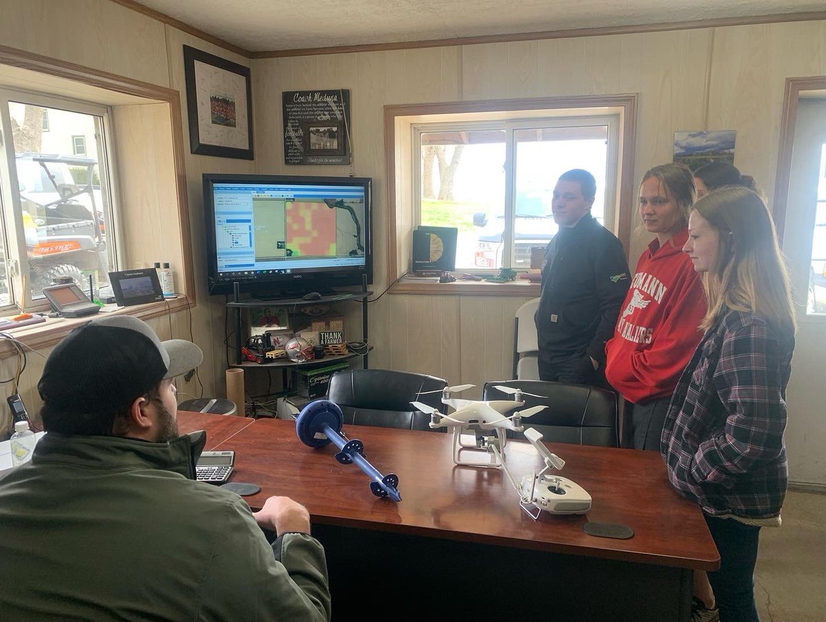 MedunaInc's tweet photo. Meduna Inc recently had the privilege of meeting with some of the @NeumannCavs FFA students to discuss a few different topics including prescriptive seed treating, Granular, nitrogen modeling, soil sampling, and drone technology. We’re very thankful to have had this opportunity! https://t.co/OwsJqB2Wbe