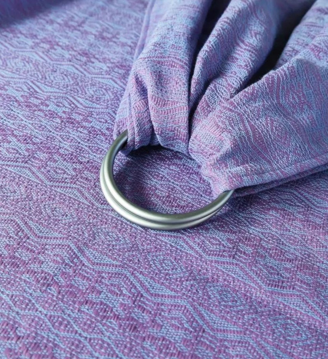 DIDYMOS_Baby's tweet photo. With the new Ada Amethyst Azur, we have created a beauty in lilac and azure, in pure organic cotton.

Available in our shop now, as a DidySling and wrap!

#didymos #didylove #didyfan #didymosbabywearing #didymosada #wearallthebabies #tragetuch #ringsling https://t.co/xxKojP9YY1