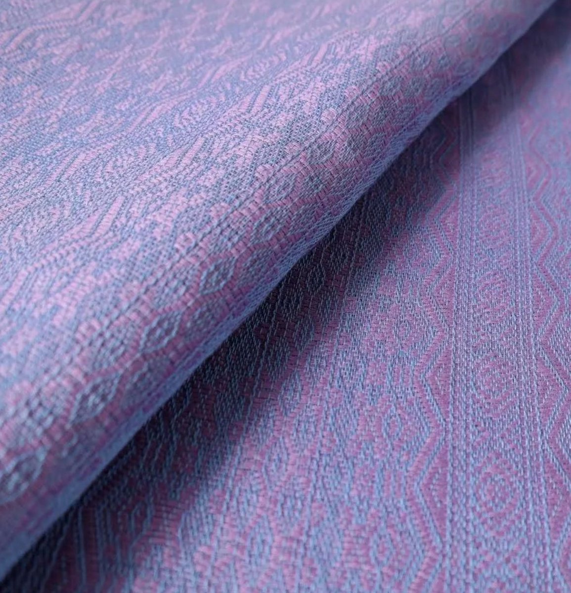 DIDYMOS_Baby's tweet photo. With the new Ada Amethyst Azur, we have created a beauty in lilac and azure, in pure organic cotton.

Available in our shop now, as a DidySling and wrap!

#didymos #didylove #didyfan #didymosbabywearing #didymosada #wearallthebabies #tragetuch #ringsling https://t.co/xxKojP9YY1