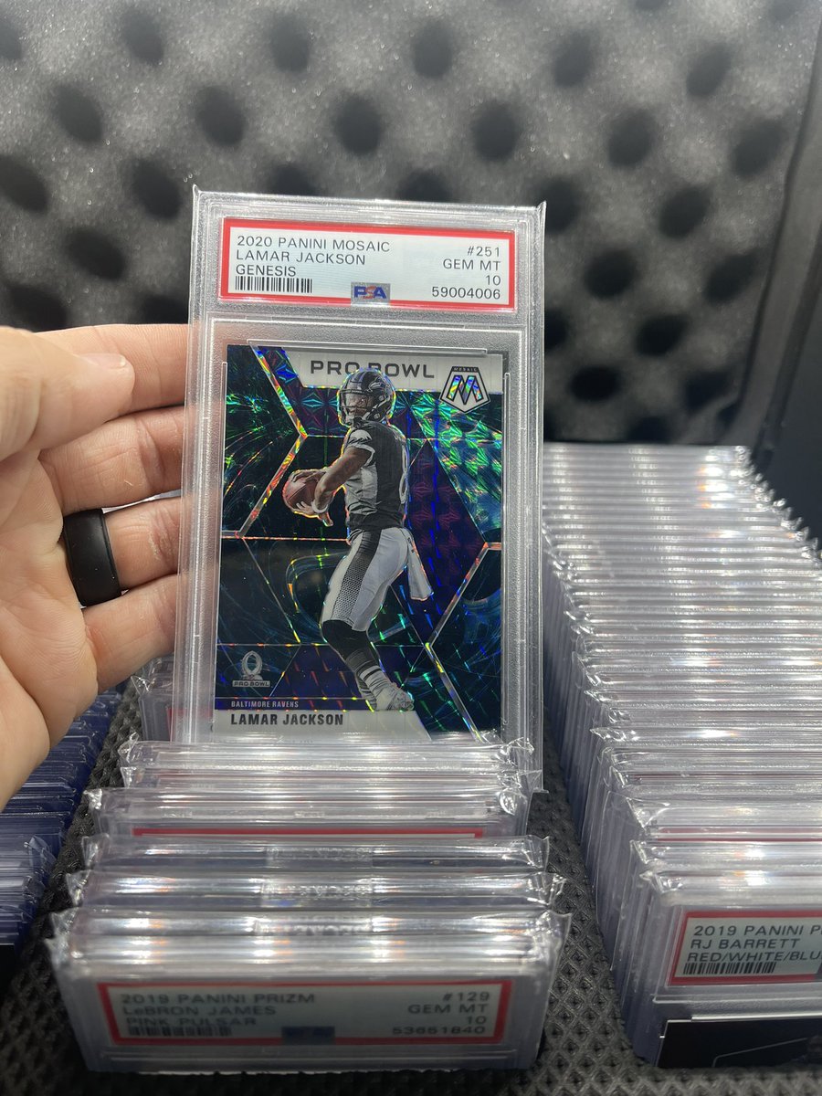 HitFactory__'s tweet image. Lamar Pro Bowl Genesis PSA 10 - $200
Lamar Prizm Orange Disco PSA 10 - $30

Claim both - $185
@sports_sell @HobbyConnector