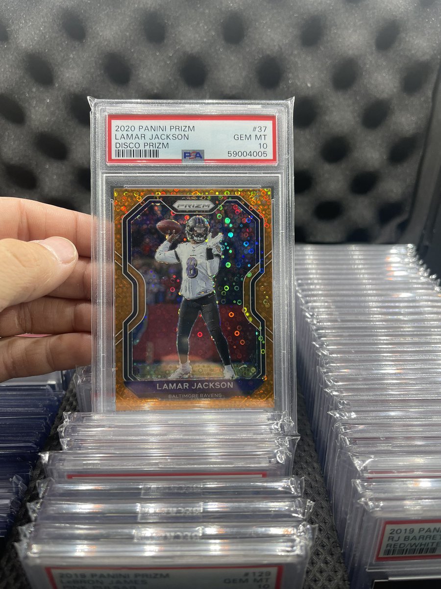 HitFactory__'s tweet image. Lamar Pro Bowl Genesis PSA 10 - $200
Lamar Prizm Orange Disco PSA 10 - $30

Claim both - $185
@sports_sell @HobbyConnector