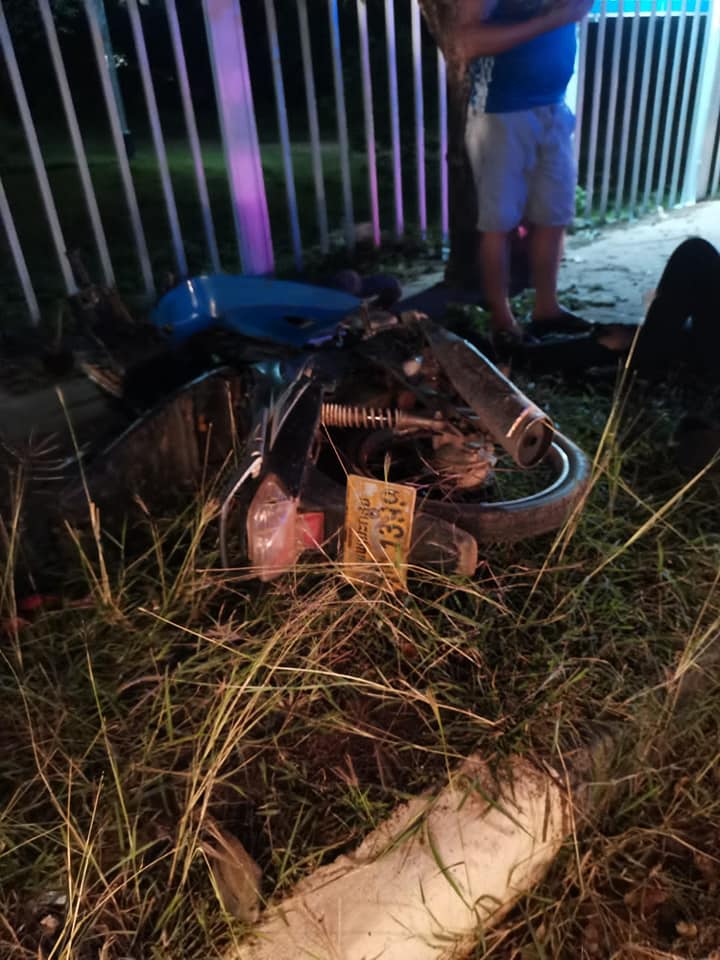 houamchai1630's tweet photo. At 21:22 on 8/05/2022, it was reported that there was a motorcycle accident at Nonsavanh village, Xaysetha district
A 40-year-old man
The left eyebrow was broken, have a wound on the body
#Laos 
#ມູນລະນິທິຮ່ວມໃຈ
#ມູນນິທິຮ່ວມໃຈສາຍດ່ວນ1630
https://t.co/fnxLDLvUQQ https://t.co/DTSiRwNj4g