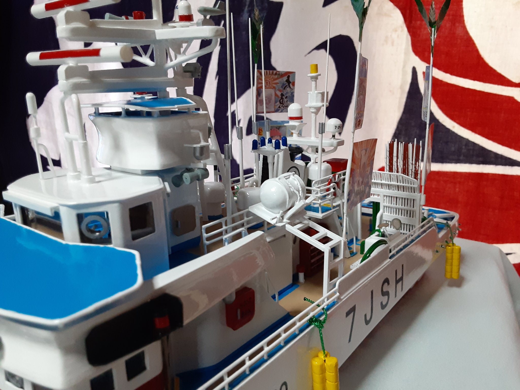 漁船模型 白と赤　静岡県引き取り限定 漁船模型 白と赤 静岡県引き取り限定 - メルカリ