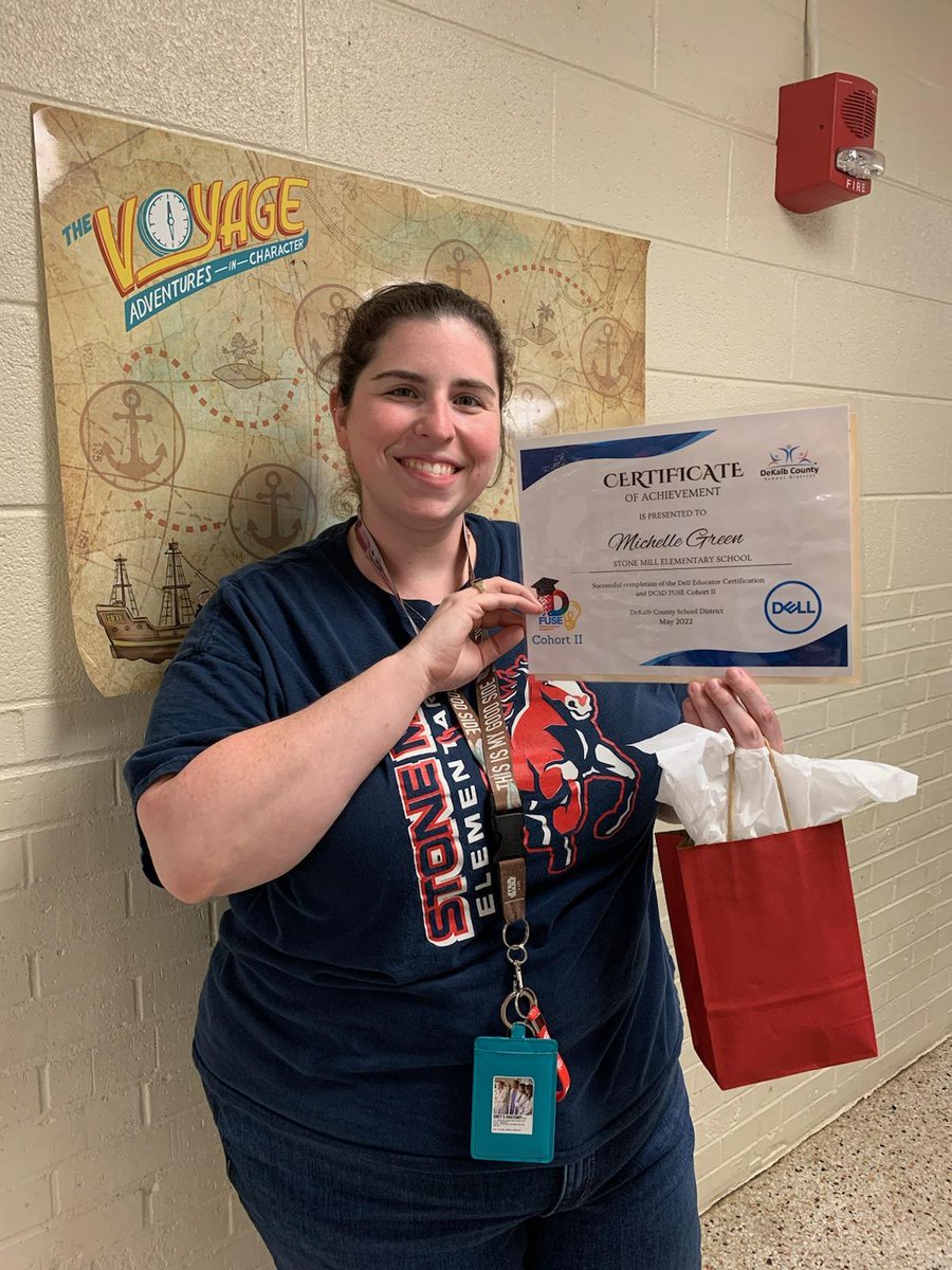 MsTechLee's tweet photo. #FUSEFRIDAY was lit🔥! Congratulations to a few of @DeKalbSchools Dell Certified Educators! Congratulations Ms. Green, Ms. Cray, and Ms. Reynolds@DeKalbSchoolsIT 
#FUSECohort1
#FUSECohort2 https://t.co/69S9NiRpW7