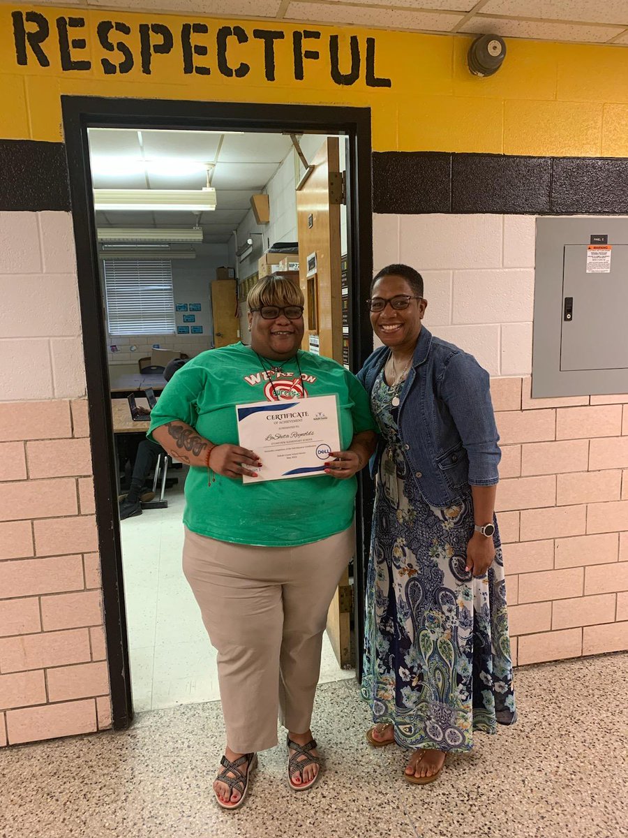 MsTechLee's tweet photo. #FUSEFRIDAY was lit🔥! Congratulations to a few of @DeKalbSchools Dell Certified Educators! Congratulations Ms. Green, Ms. Cray, and Ms. Reynolds@DeKalbSchoolsIT 
#FUSECohort1
#FUSECohort2 https://t.co/69S9NiRpW7