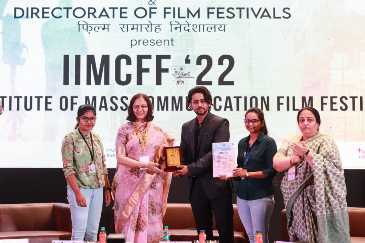 IIMC_India's tweet photo. IIMC Amravati campus students participated in an Annual Film Festival of IIMC. They have been awarded a prize in the critics choice category. The short film is based on-'The School of Nature' directed by Sanket Gawhale and his team.
@sangpran #SpiritofIndia #IIMCFF https://t.co/NYQL0W5Fca