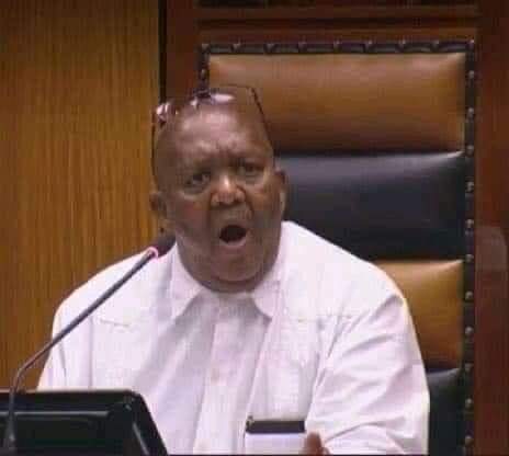 NailaNikky's tweet photo. @KeletsoMss What did you just put aside Madam 🤣🤣🤣🤣 https://t.co/TrsgH3Z0Z6