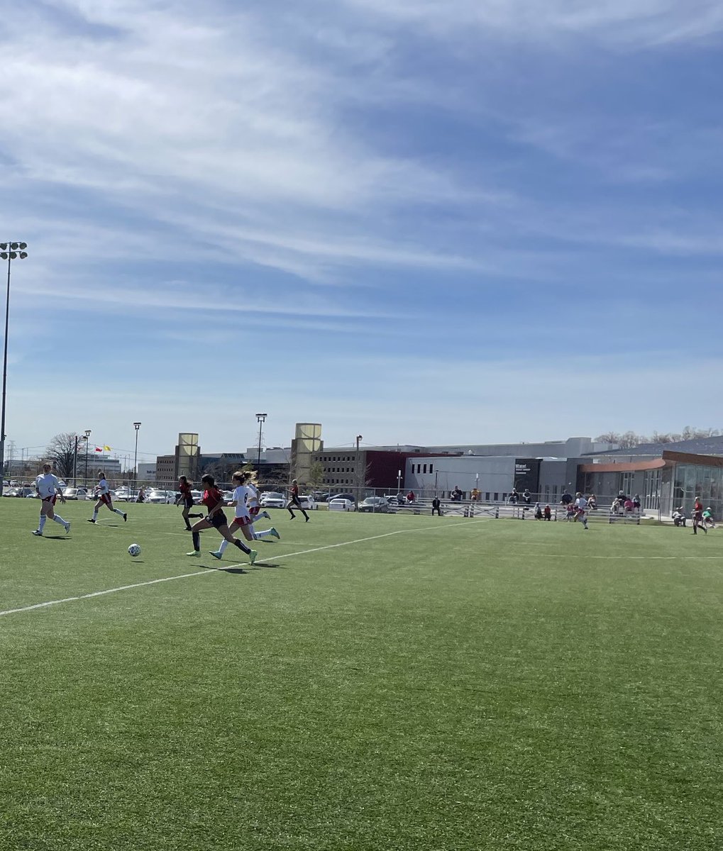 radtkebridge's tweet photo. Well played KCI ⚽️♥️💛🖤⚽️ #raidersonthepitch #sunshinysoccerday #sorryaboutthesunintheeyes #lovingeachdaywiththisteam #offtothequarters @ONEKCI @KCIAthletics https://t.co/lt9EuhyJBp