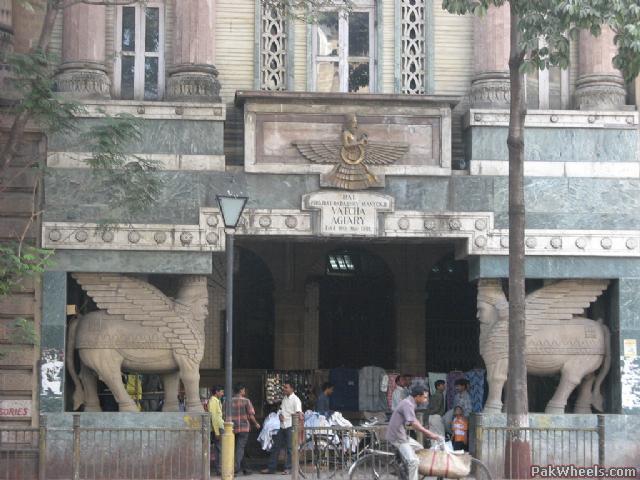 PersiaPhotos's tweet photo. #Zoroastrian #firetemples of #India. Parsis are descendants of 7th-century Persians who fled the invasion of bedouins and settled in India. https://t.co/FxPe9rJ7n5