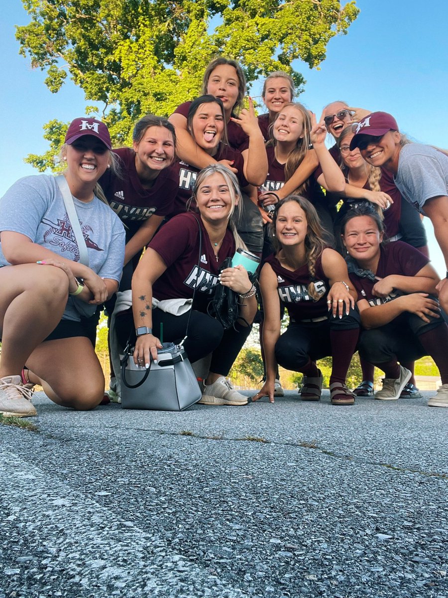 Mo_Marshh's tweet photo. This group of girls!! It is no secret that we have had a rough season.
We’ve had some quit &amp; injuries, but these 10 have battled hard every pitch &amp; we have had fun! 

I am proud of each of them &amp; excited for them to compete again tomorrow! Go warriors! https://t.co/jmCDlkDtRc