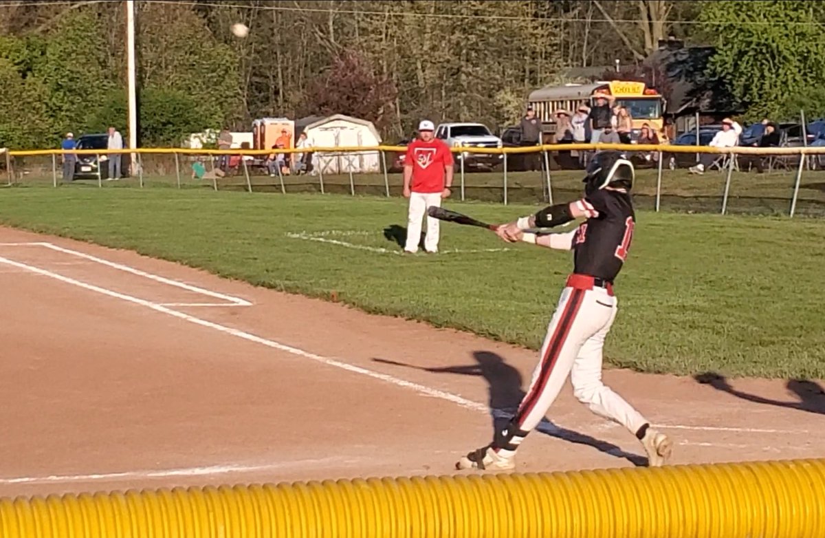 BobCanter5's tweet image. Down 9-8 in bottom of 7th. Bing bong for #3 on the year and a walk off 2R HR.