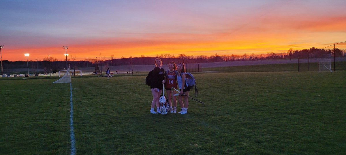 What a great night for field lacrosse 
<a href="/OLKLax/">OrilliaLadyKingsLax</a> <a href="/OWFLacrosse/">OWFL</a> 
#ladykings #rockstars ❤️🥍❤️