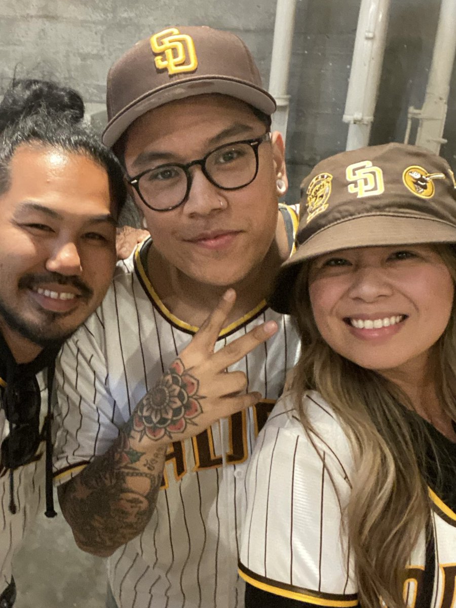 slamdiSHAYgo's tweet photo. Litty titties but I just met @michaelcarreon and @jessebarrera at the Padres store and I cried telling Jesse I JUST learned “The Feeling” on guitar 🥺 That song is gold 💛🤎 https://t.co/U3O3W6cjsn