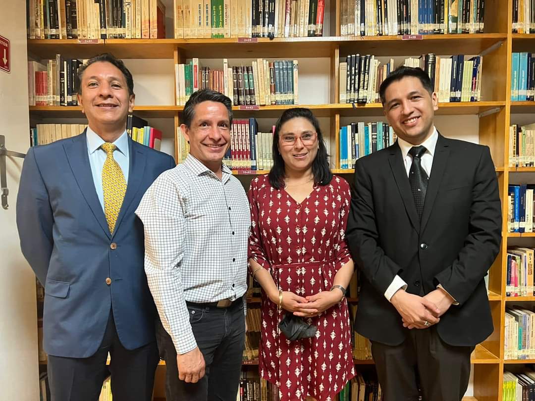 RedSeptien's tweet photo. La Comisión de Transición de la #RedDeExAlumnosSeptién se reunió con la directora de la Escuela de Periodismo Carlos Septién García, Analletzin Díaz Alcalá, y entregó las propuestas de trabajo a realizar en corto, mediano y largo plazo para fortalecer a nuestra Alma Mater. https://t.co/mjGG0Gsu7e