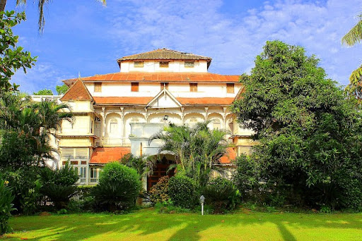 Loive_LocalHive's tweet photo. HH Vikramsinh converted 130 Sq. Km of his property into a wildlife sanctuary, grows organic crops on landholding of 100 acres surrounding his palace. A place where you can spend months working on novel, or seek solitude So when are you going

#india #conservation #royalty #mangoe https://t.co/Avzjojn66d