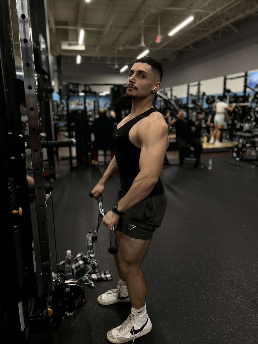 MarloCharlie's tweet photo. 🦍🦍 https://t.co/VYIzqyKoDy
