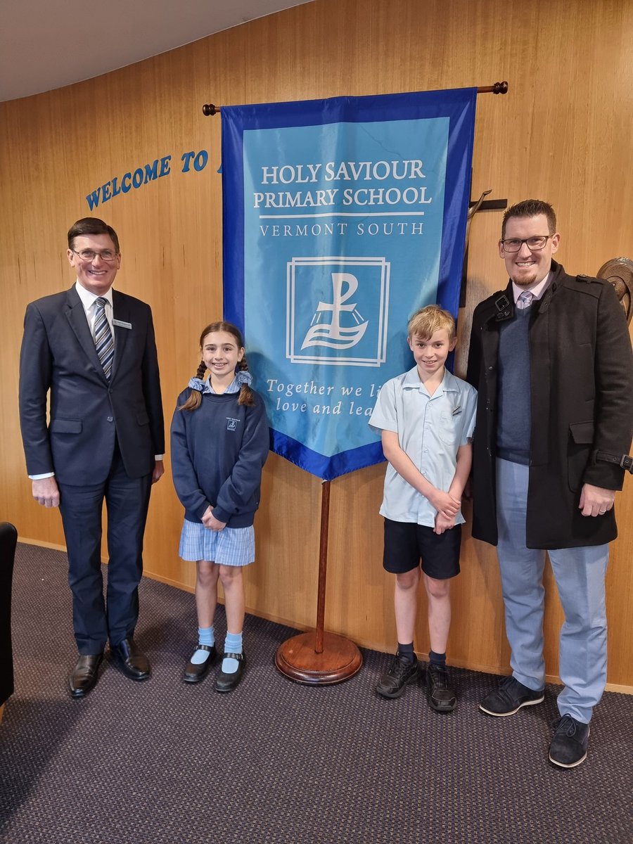 HolySaviourPS's tweet photo. Great to catch up with Neil Angus MP yesterday. Our School Captains Isabella &amp; Josh gave him a tour, &amp; we all had a good chat about future directions for our school and community. #ourcatholicschools
#school #vermontsouth #catholicmelb #primaryschool #community @CEMelbourne https://t.co/S3I5qZlVuK