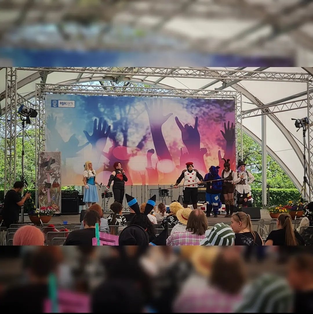 Wer Dedeco und Comic Park verpasst hat oder uns noch einmal mit kompletten Bühnenbild und Schwarzlicht sehen möchte, wir treten auf der Bimaco und auf der Anime Messe Babelsberg/Berlin auf! 

Stück: Alice im Wunderland - Mit Herz und Huhn