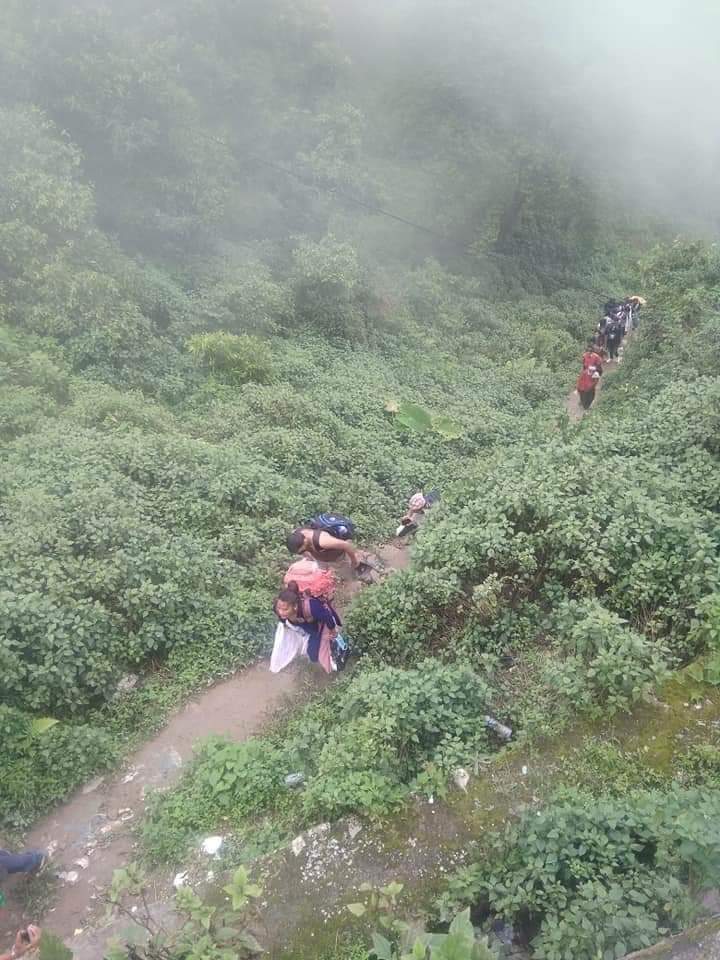 gbudhathoki's tweet photo. सुन्दैछु, चुनावमा भोट हाल्न काठमाडौंबाट बस/माइक्रो रिजर्भ गरेर गाउँ लाँदै छन् रे। 
मचाहिँ ती कष्टका दिनहरू सम्झिदै छु। https://t.co/PFnPOtUrqd