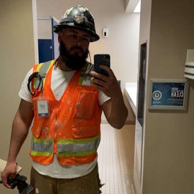 raycabrera65's tweet photo. 👷🏼‍♂️ https://t.co/OtFTz9rRim